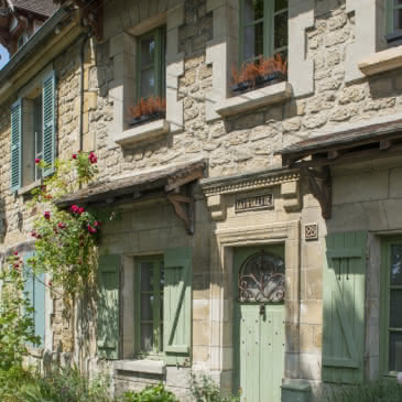 Photo d'une maison dans une rue du village d'Auvers-sur-Oise