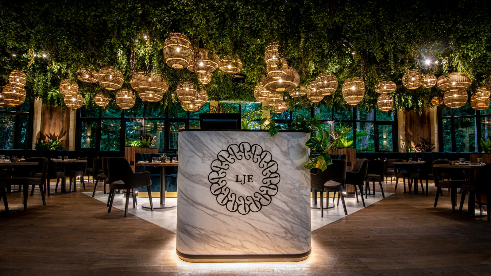 Photo de la salle de restaurant du Jardin d'Epicure, hôtel-restaurant à Bray-et-Lû dans le Vexin Français
