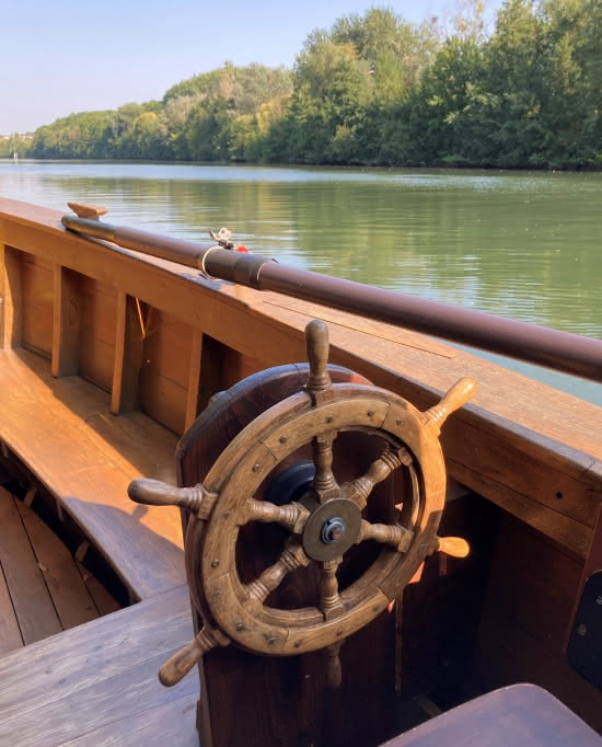 A bord du Botin : perspective de l'Oise et de la barre